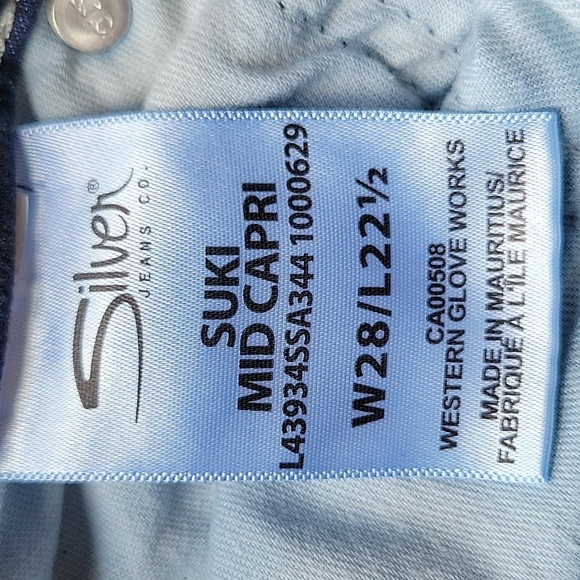 Silver Jeans Suki Mid Capri Dark Wash Size 28 - Picture 11 of 13
